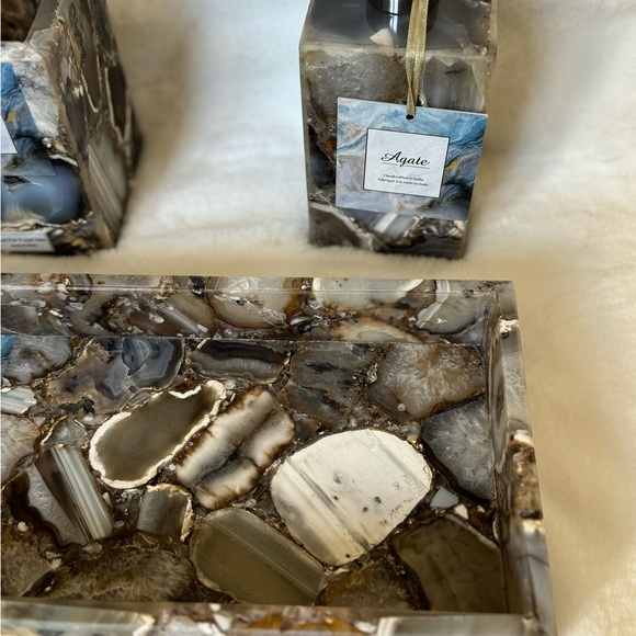 Luxurious Agate Bathroom Accessories Set Of 3 - Picture 6 of 14